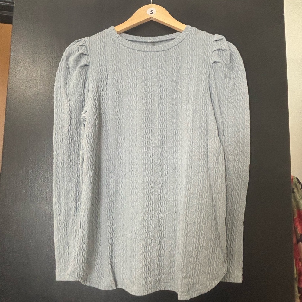 Women's Gray Long Sleeve Top